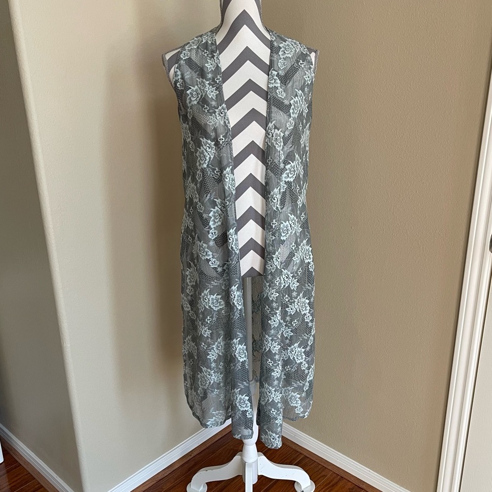 Elegant Gray Floral Lace Women's Cardigan - Size: XS